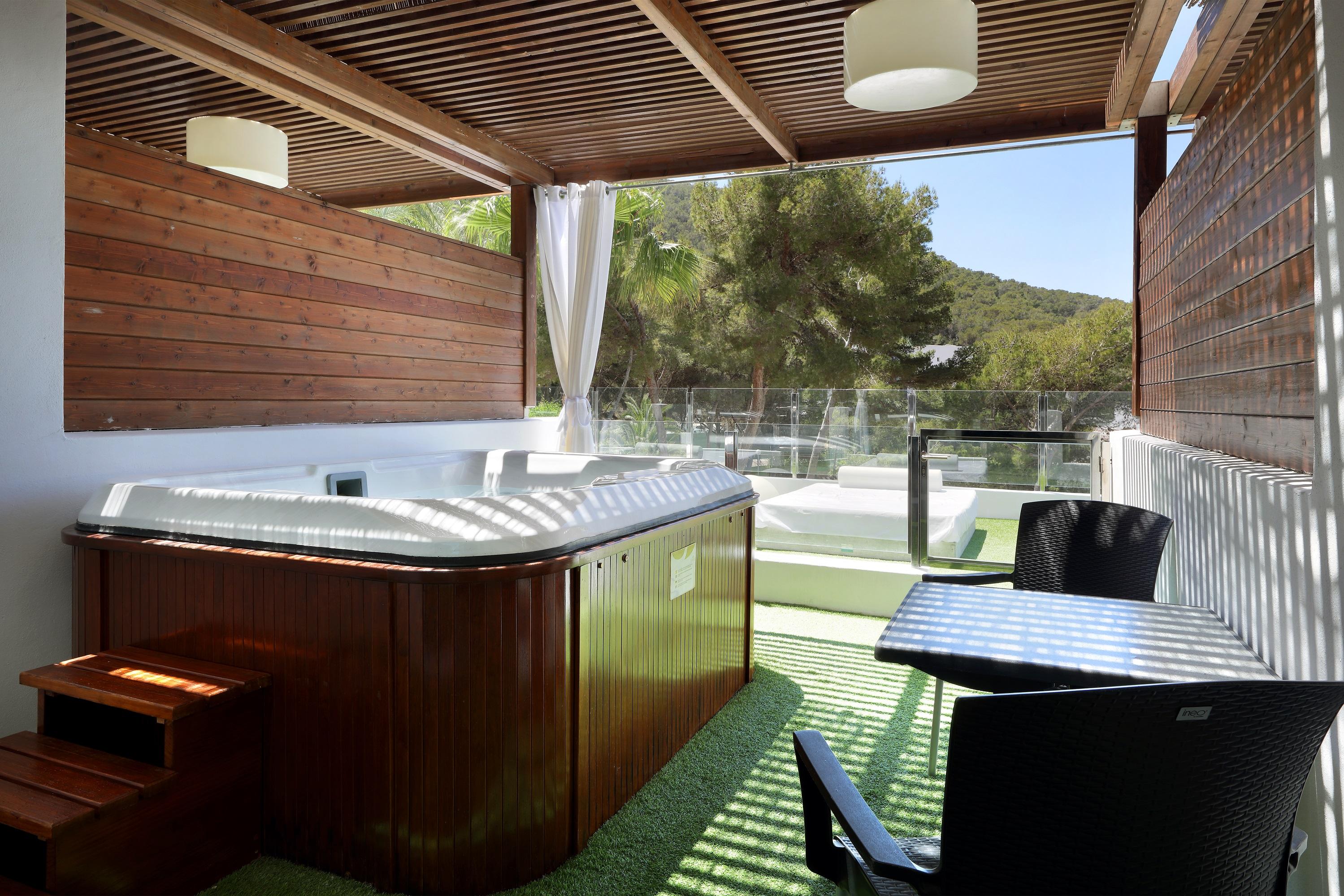 Palladium Hotel Cala Llonga - Adults Only Exterior photo