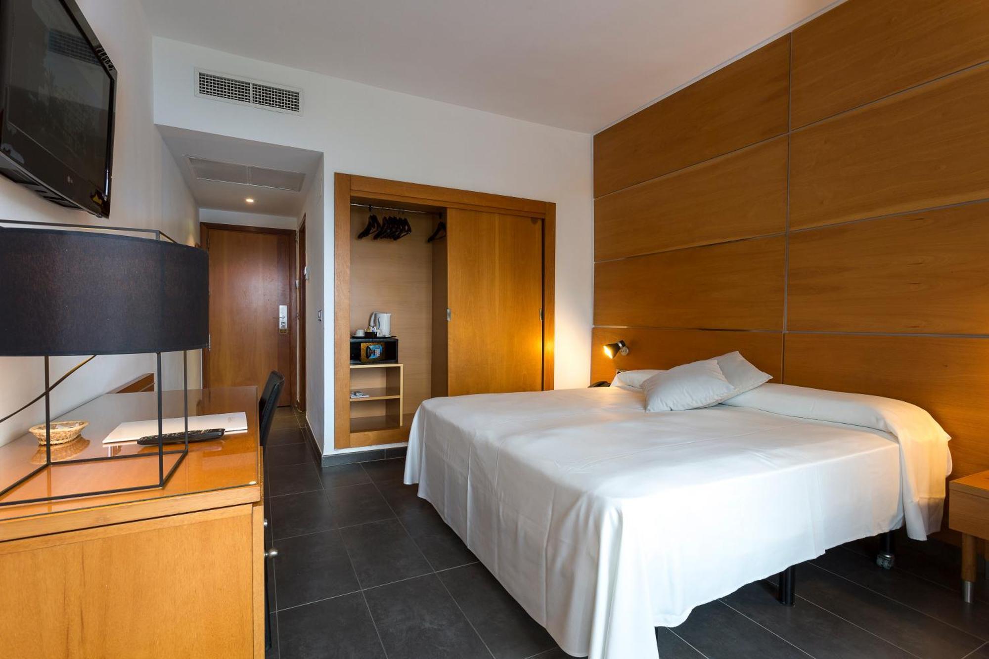 Palladium Hotel Cala Llonga - Adults Only Exterior photo